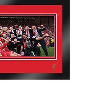 LFC Premier League Trophy Lift Desktop Panoramic กรอบรูป