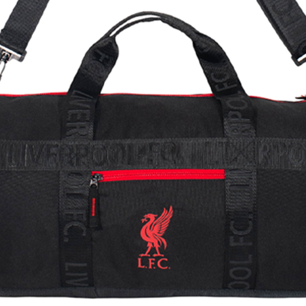 LFC Essentials 2026 กระเป๋าทรงหมอนผู้ใหญ่